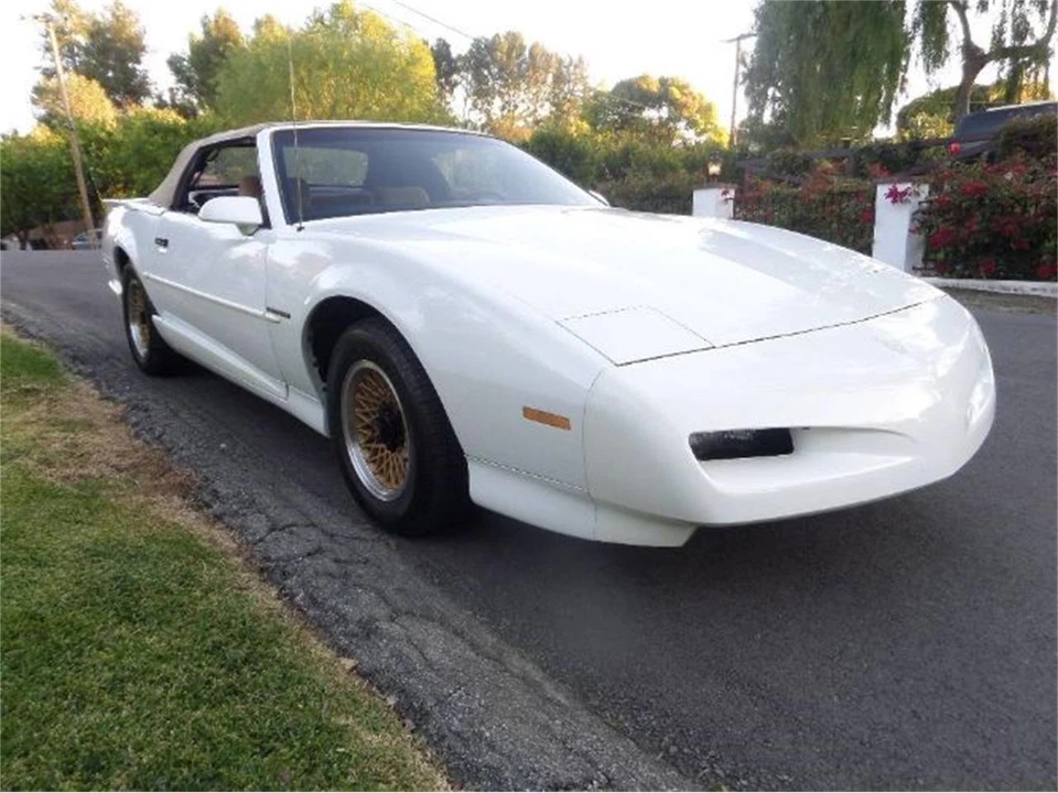 1992 Pontiac Firebird 3rd Gen - Image 16 of 20