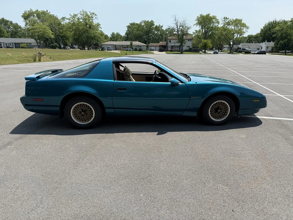 1992 Pontiac Firebird 3rd Gen - Image 5 of 31