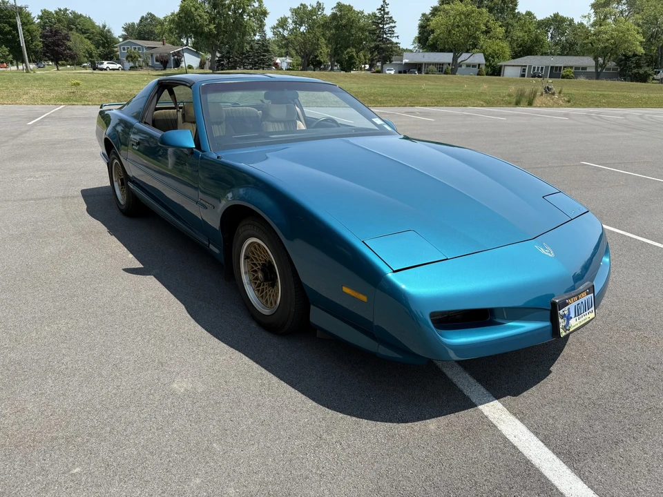 1992 Pontiac Firebird 3rd Gen - Image 4 of 31