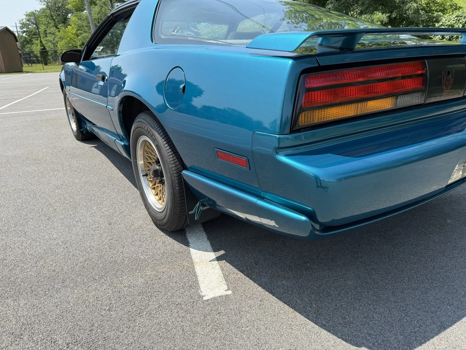 1992 Pontiac Firebird 3rd Gen - Image 10 of 31