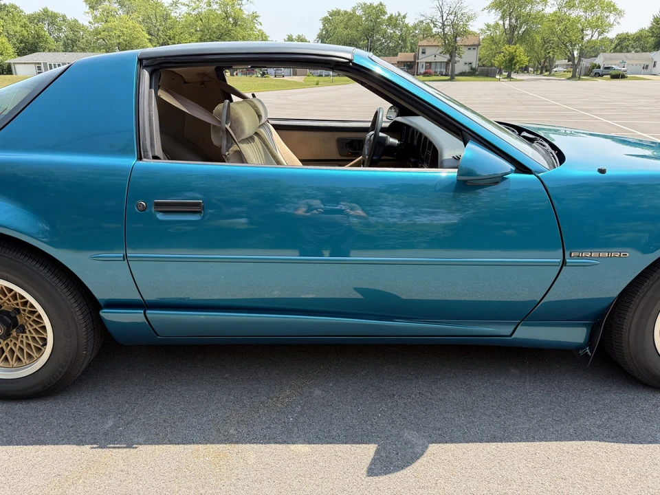 1992 Pontiac Firebird 3rd Gen - Image 27 of 31