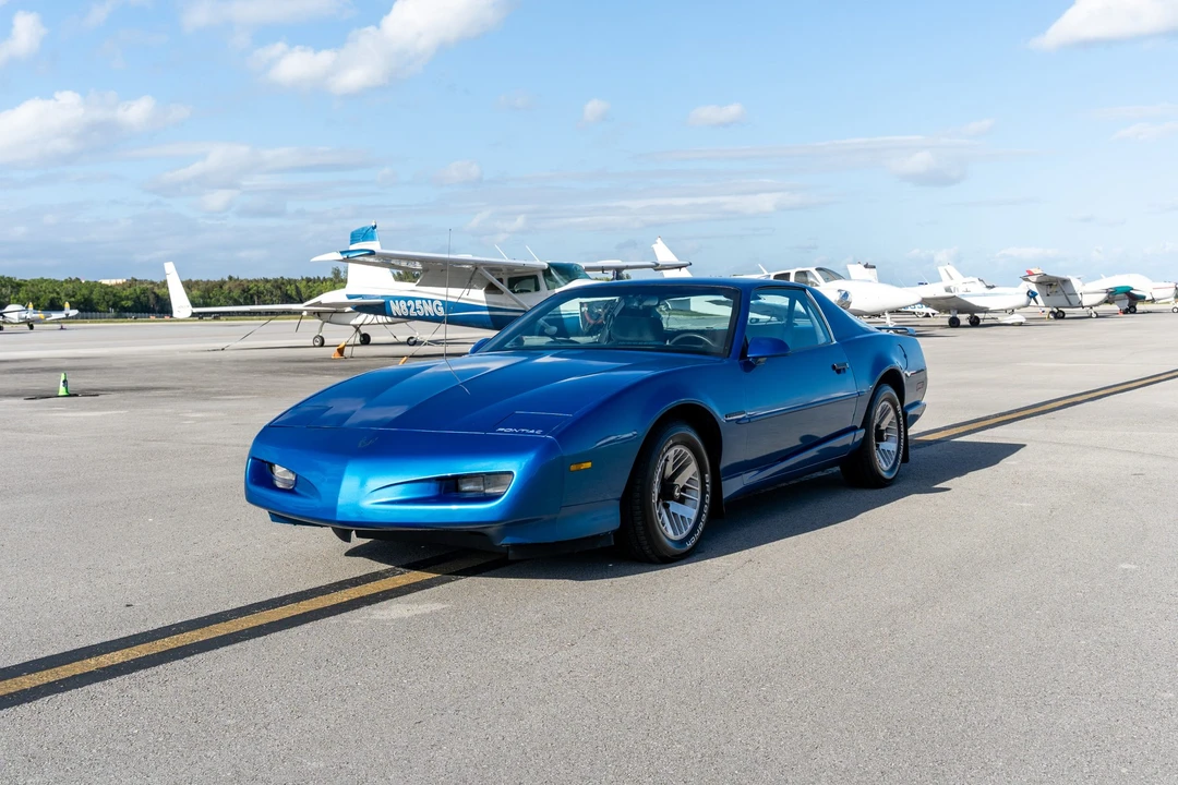 1992 Pontiac Firebird 3rd Gen - Image 9 of 31