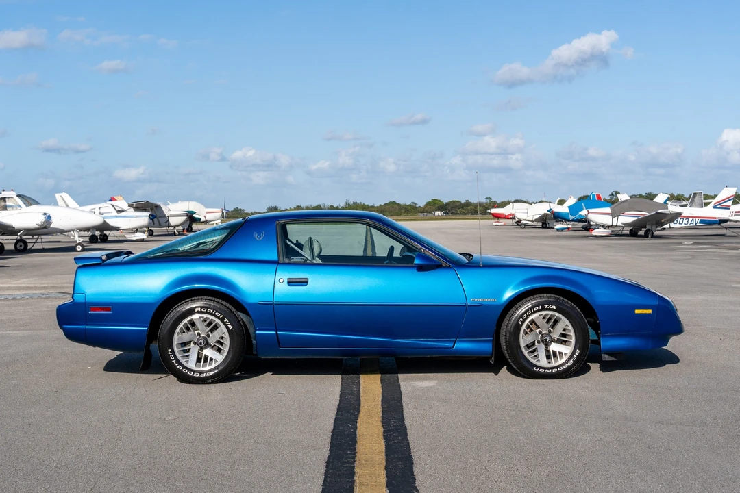 1992 Pontiac Firebird 3rd Gen - Image 4 of 31
