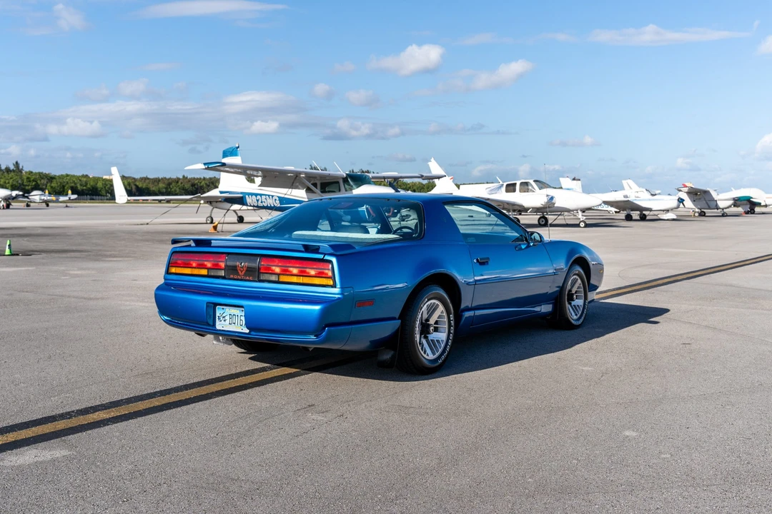1992 Pontiac Firebird 3rd Gen - Image 5 of 31