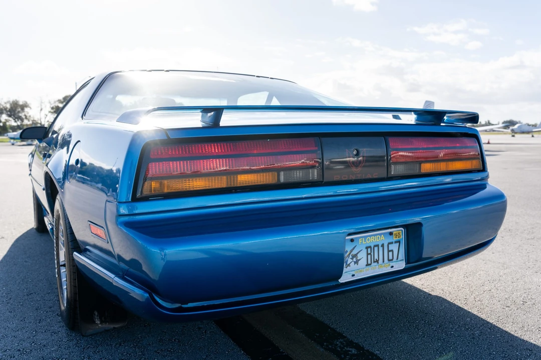 1992 Pontiac Firebird 3rd Gen - Image 21 of 31