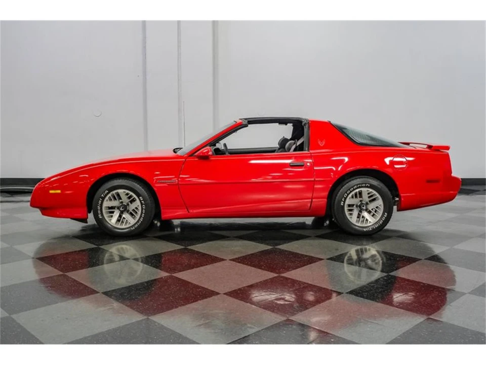 1992 Pontiac Firebird 3rd Gen - Image 2 of 31