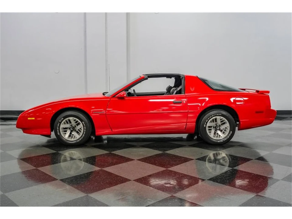 1992 Pontiac Firebird 3rd Gen - Image 7 of 31