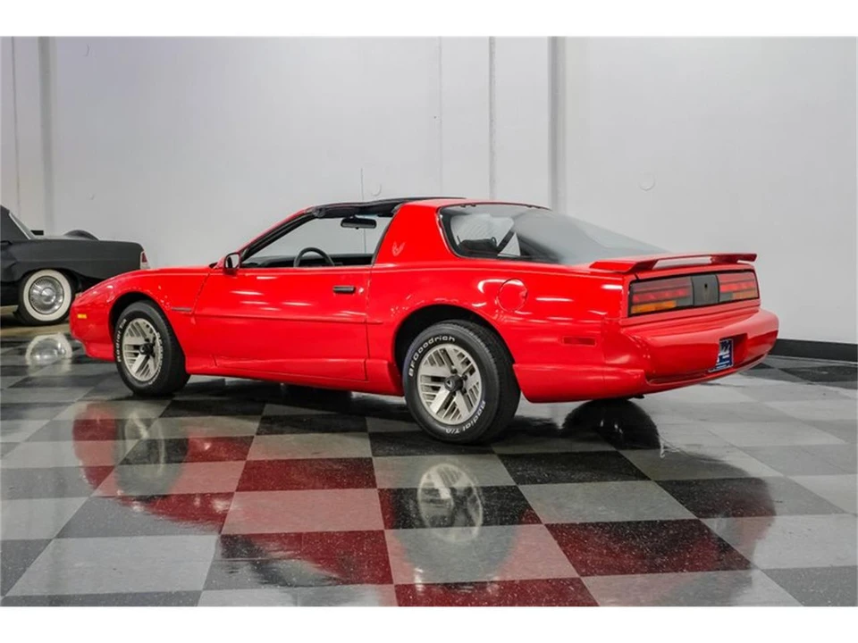 1992 Pontiac Firebird 3rd Gen - Image 8 of 31