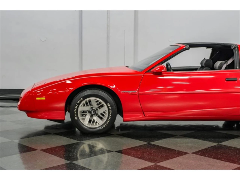 1992 Pontiac Firebird 3rd Gen - Image 23 of 31