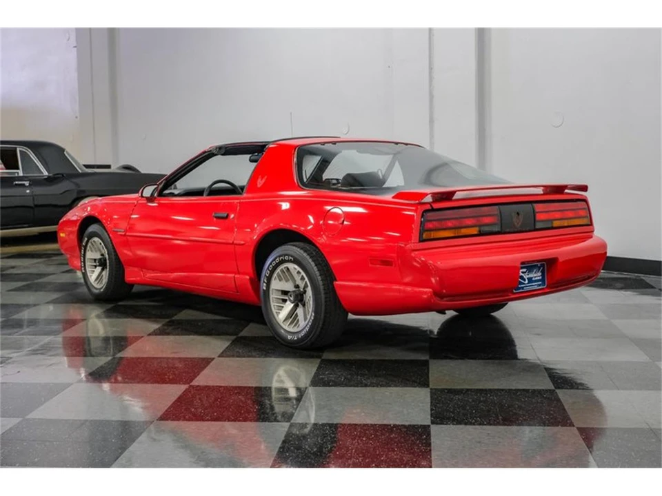 1992 Pontiac Firebird 3rd Gen - Image 9 of 31