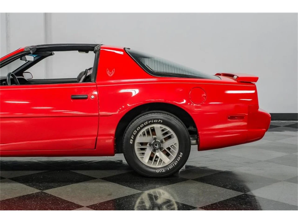 1992 Pontiac Firebird 3rd Gen - Image 24 of 31