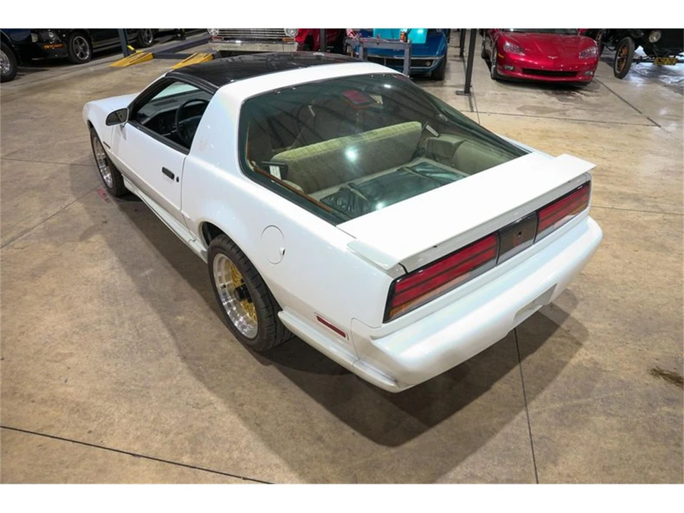 1992 Pontiac Firebird 3rd Gen - Image 16 of 31