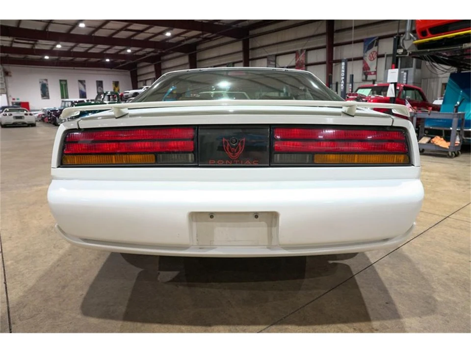 1992 Pontiac Firebird 3rd Gen - Image 7 of 31
