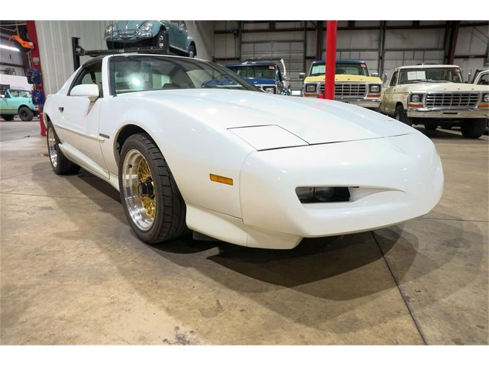 1992 Pontiac Firebird 3rd Gen - Image 12 of 31