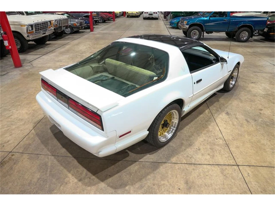 1992 Pontiac Firebird 3rd Gen - Image 17 of 31