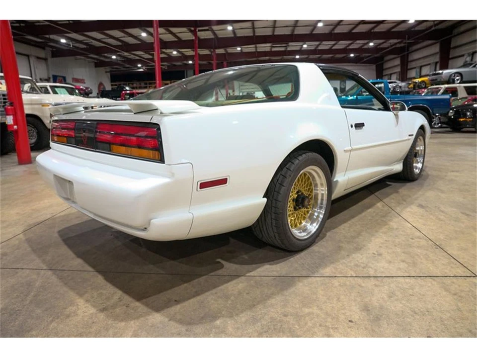 1992 Pontiac Firebird 3rd Gen - Image 8 of 31