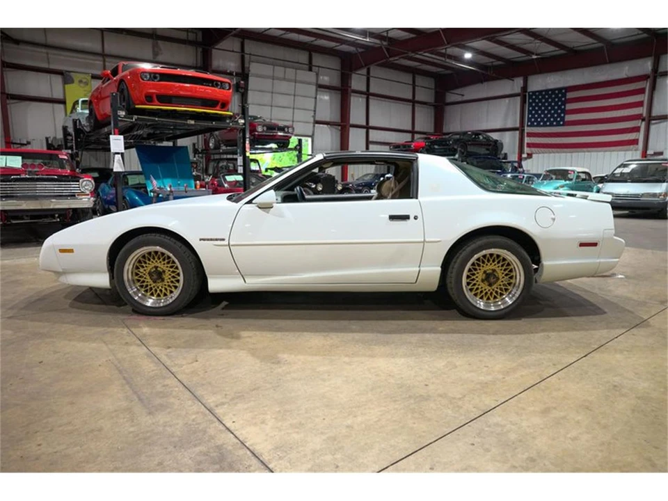 1992 Pontiac Firebird 3rd Gen - Image 4 of 31