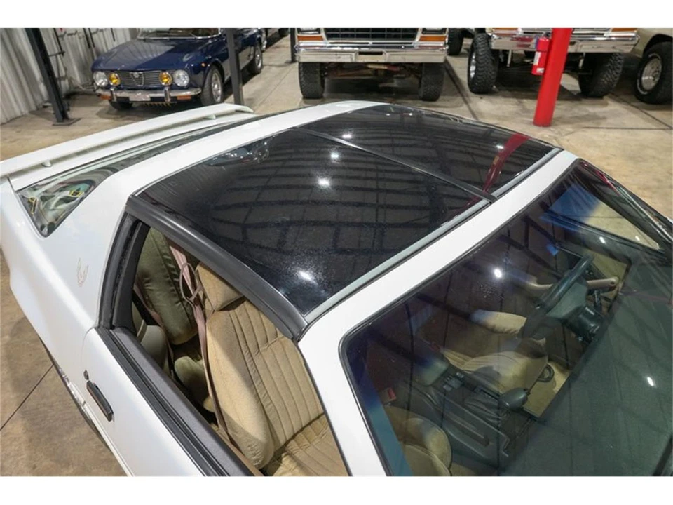 1992 Pontiac Firebird 3rd Gen - Image 19 of 31