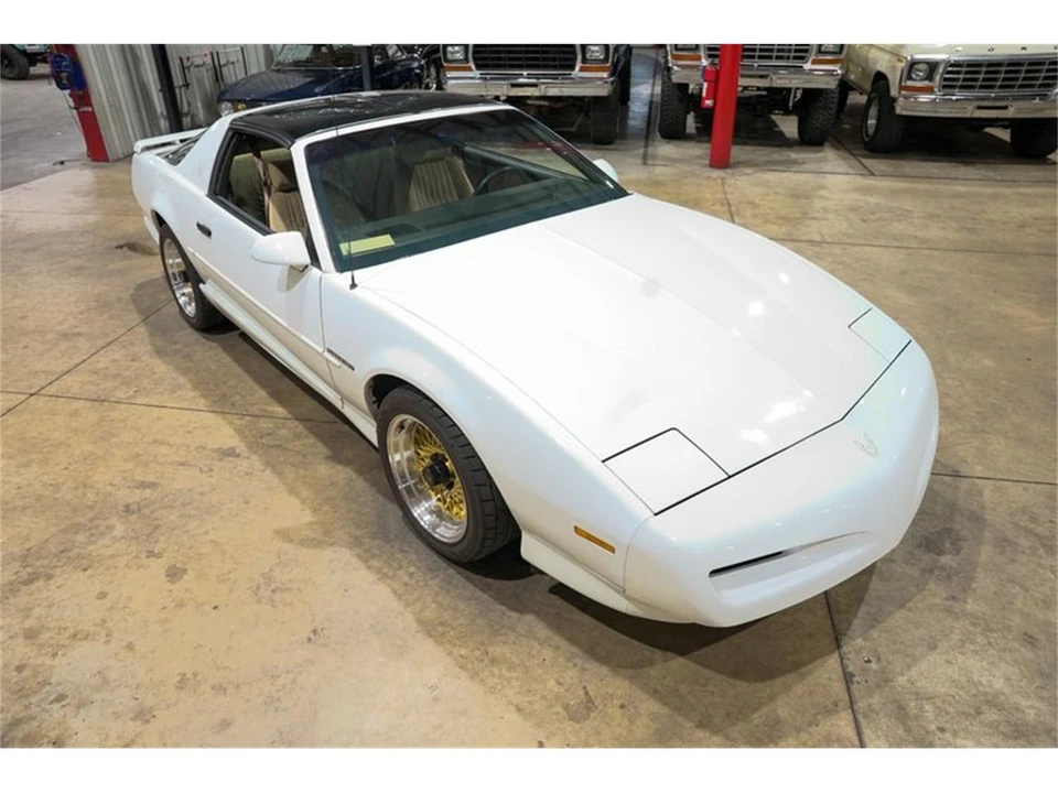 1992 Pontiac Firebird 3rd Gen - Image 14 of 31
