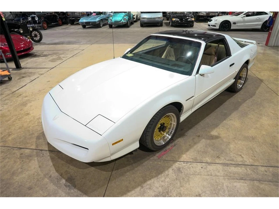 1992 Pontiac Firebird 3rd Gen - Image 15 of 31