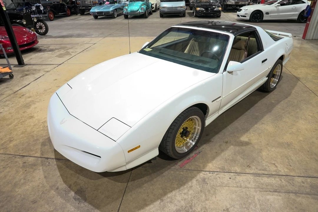 1992 Pontiac Firebird 3rd Gen - Image 15 of 31