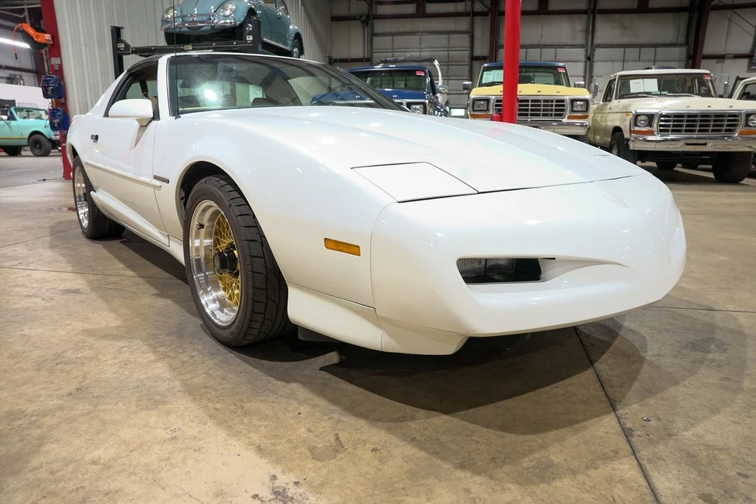 1992 Pontiac Firebird 3rd Gen - Image 12 of 31