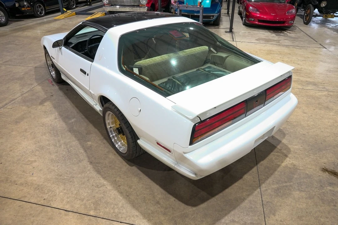 1992 Pontiac Firebird 3rd Gen - Image 16 of 31
