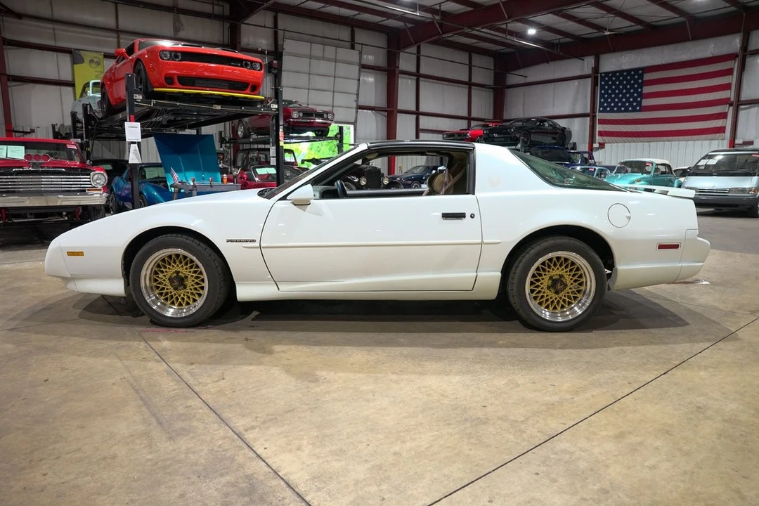 1992 Pontiac Firebird 3rd Gen - Image 4 of 31