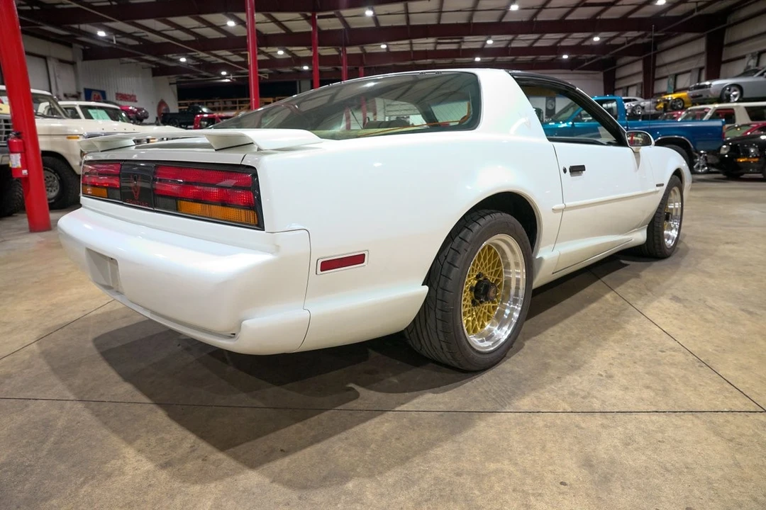 1992 Pontiac Firebird 3rd Gen - Image 8 of 31
