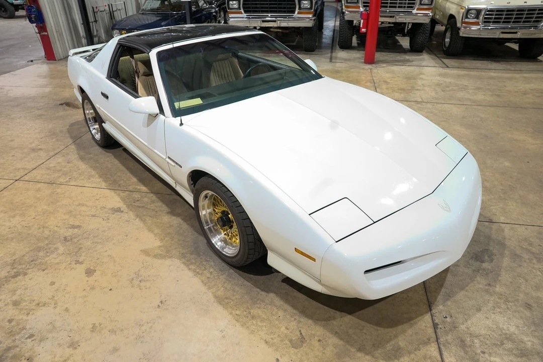 1992 Pontiac Firebird 3rd Gen - Image 14 of 31