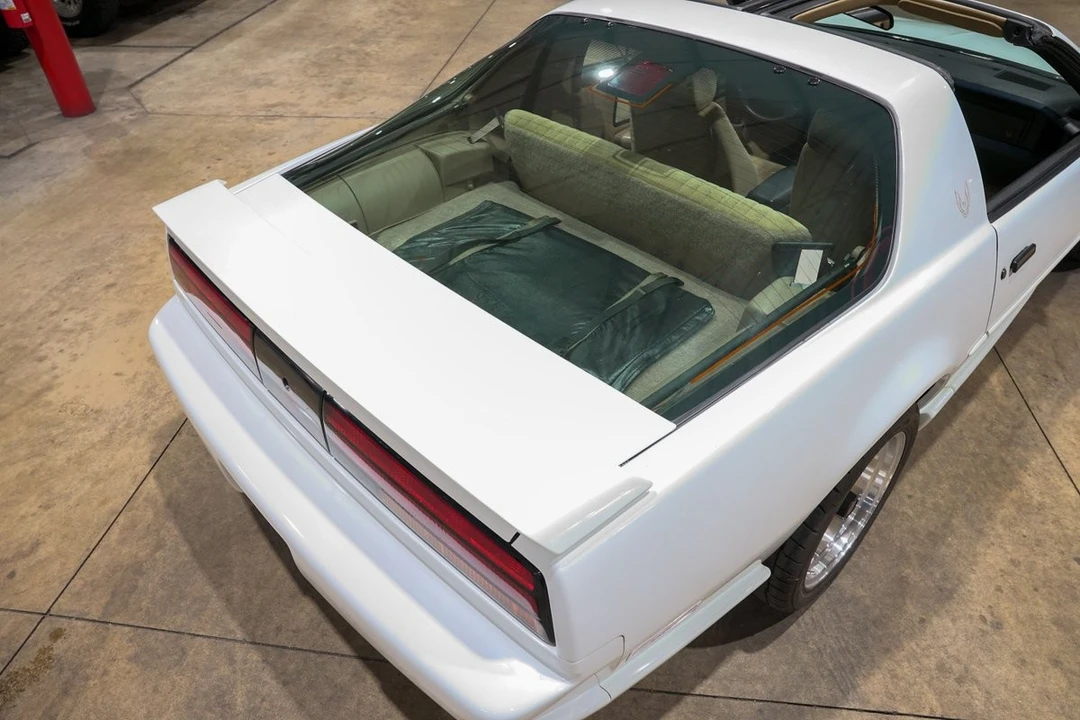 1992 Pontiac Firebird 3rd Gen - Image 21 of 31