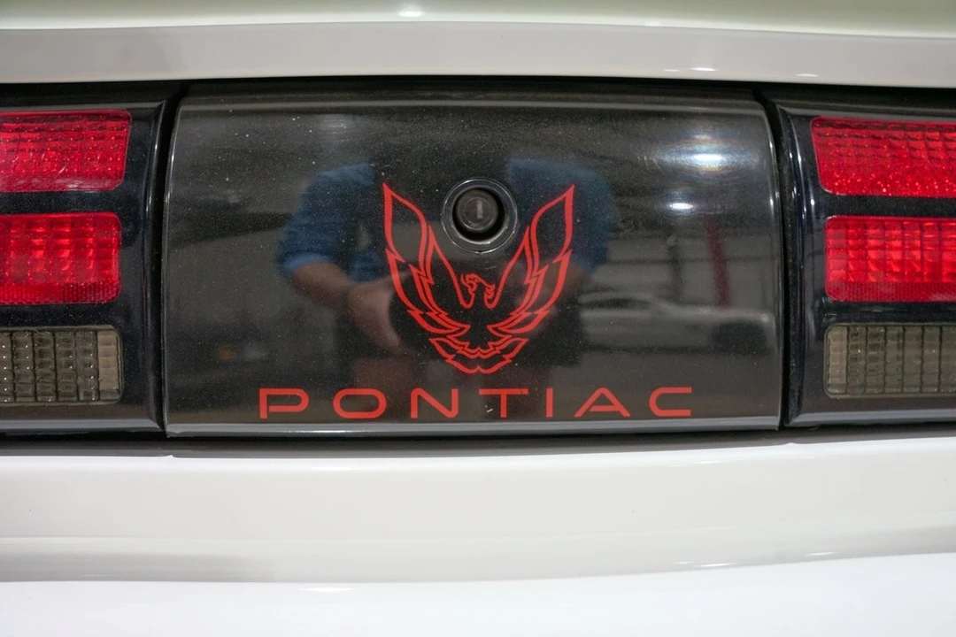 1992 Pontiac Firebird 3rd Gen - Image 26 of 31