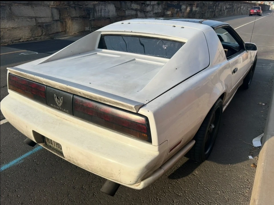 1992 Pontiac Firebird 3rd Gen - Image 15 of 19
