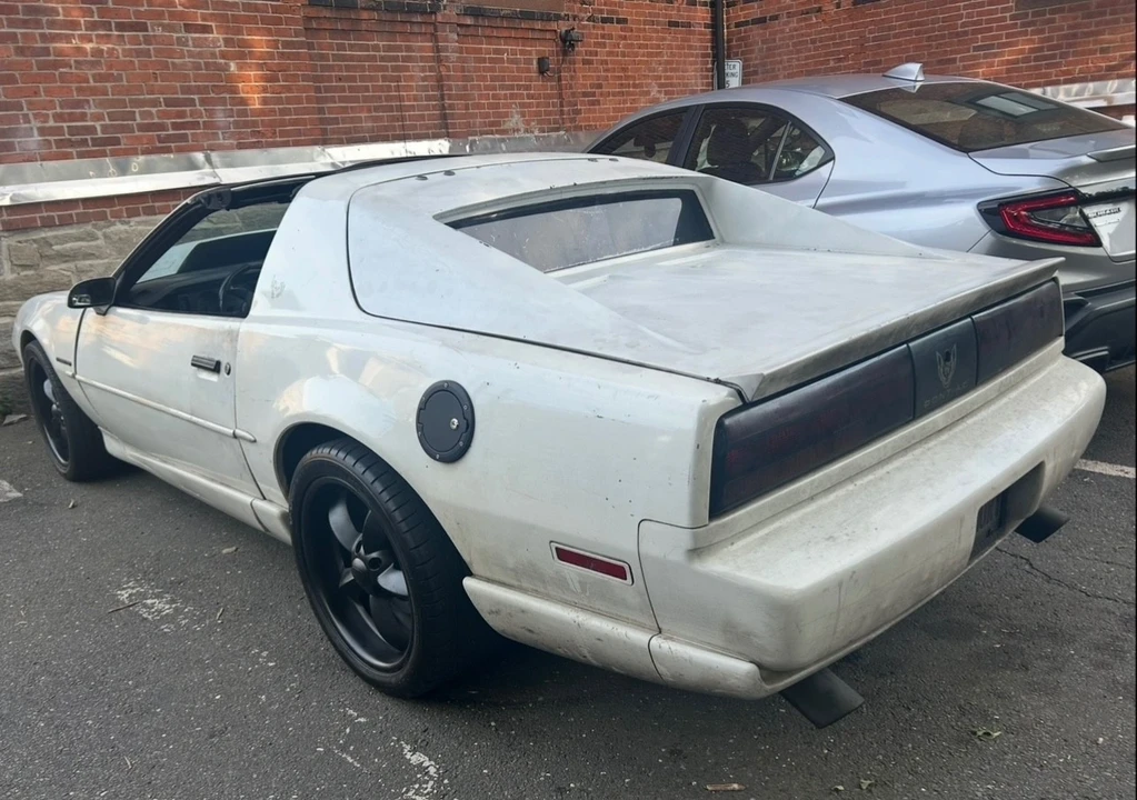 1992 Pontiac Firebird 3rd Gen - Image 5 of 19