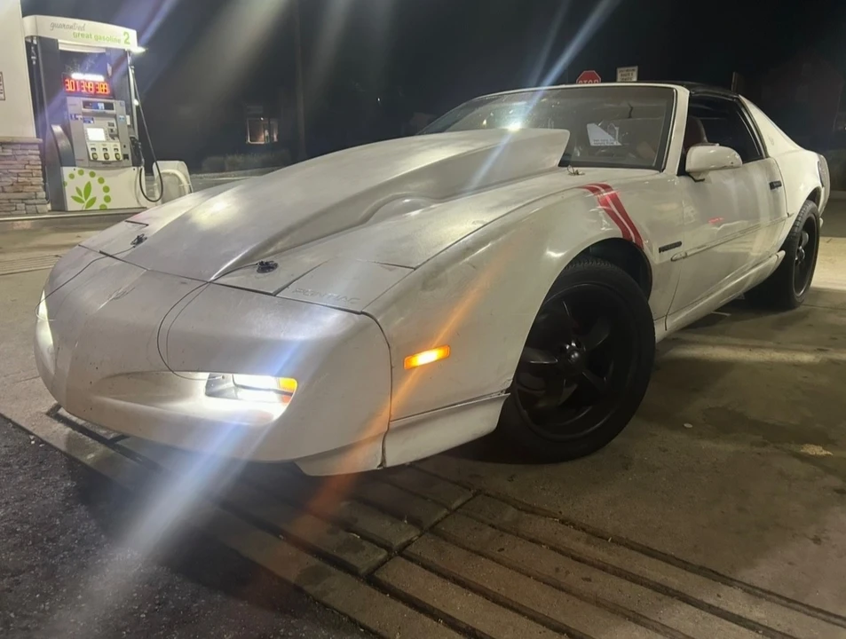 1992 Pontiac Firebird 3rd Gen - Image 17 of 19