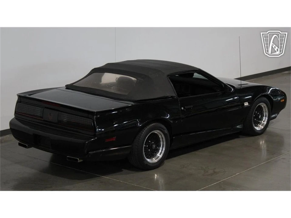 1992 Pontiac Firebird 3rd Gen - Image 17 of 31