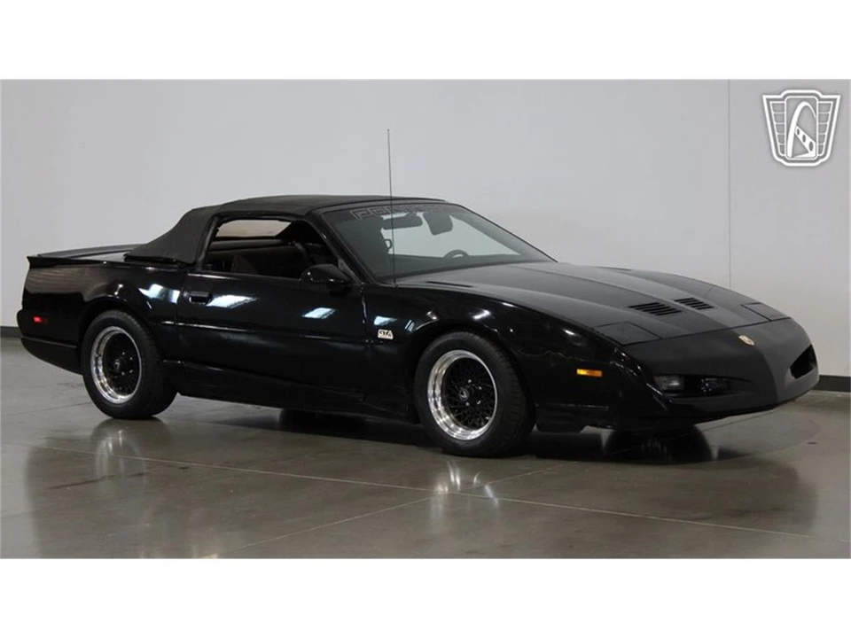 1992 Pontiac Firebird 3rd Gen - Image 23 of 31