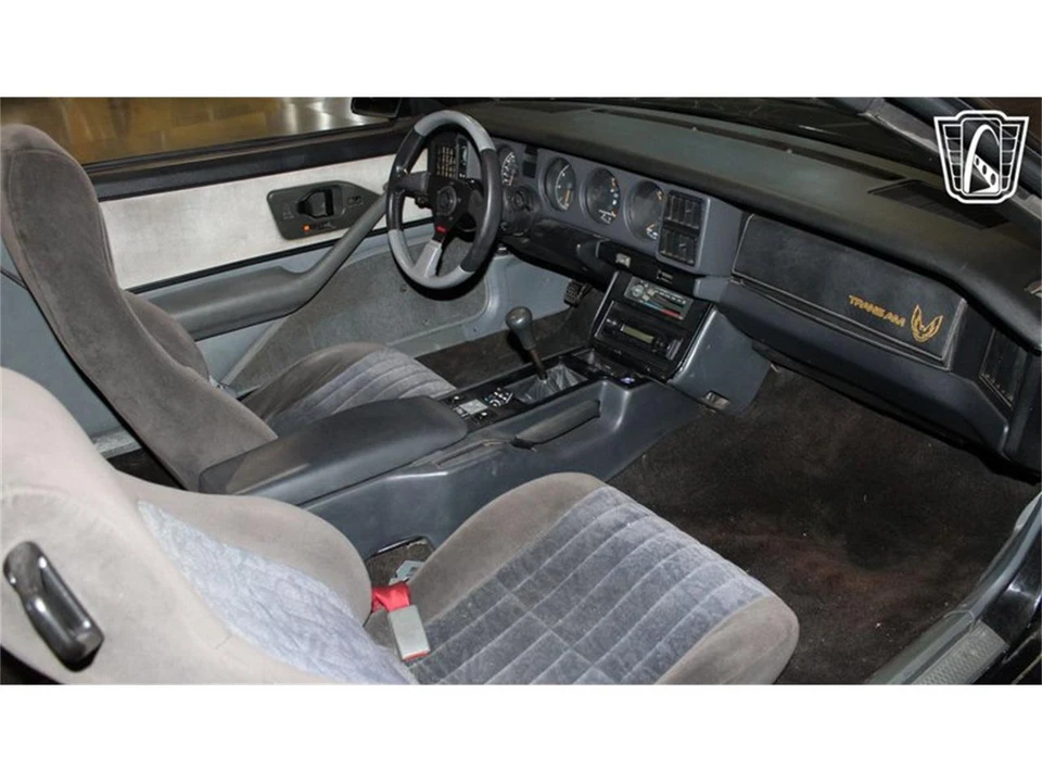 1992 Pontiac Firebird 3rd Gen - Image 8 of 31