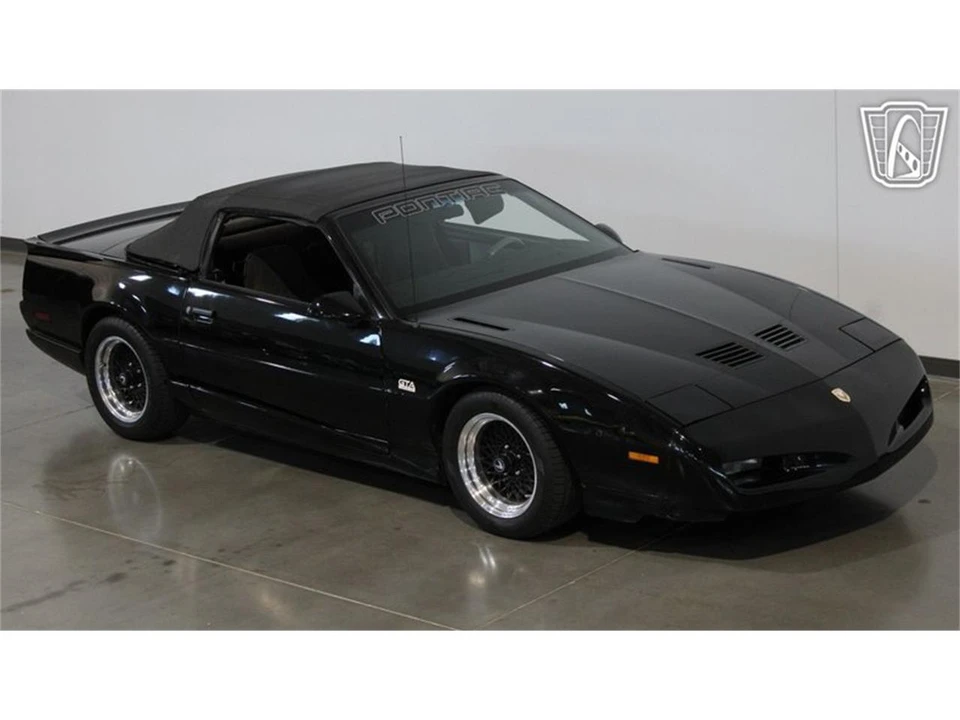 1992 Pontiac Firebird 3rd Gen - Image 15 of 31