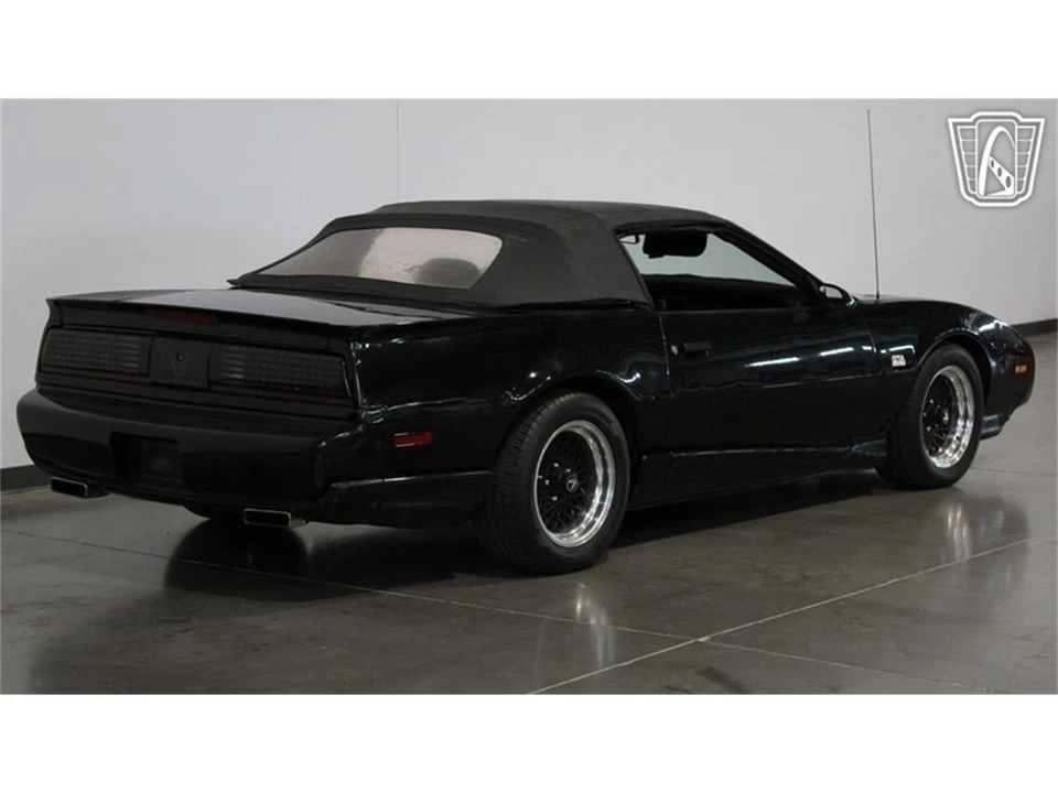 1992 Pontiac Firebird 3rd Gen - Image 25 of 31