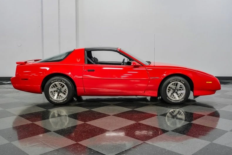 1992 Pontiac Firebird 3rd Gen - Image 13 of 31