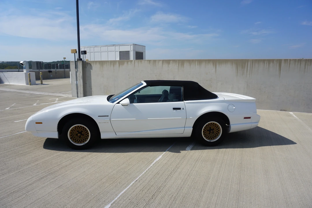 1992 Pontiac Firebird 3rd Gen - Image 13 of 31