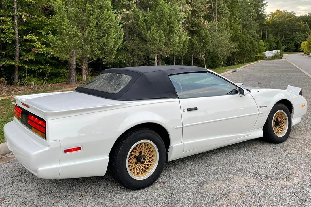 1992 Pontiac Firebird 3rd Gen - Image 4 of 31