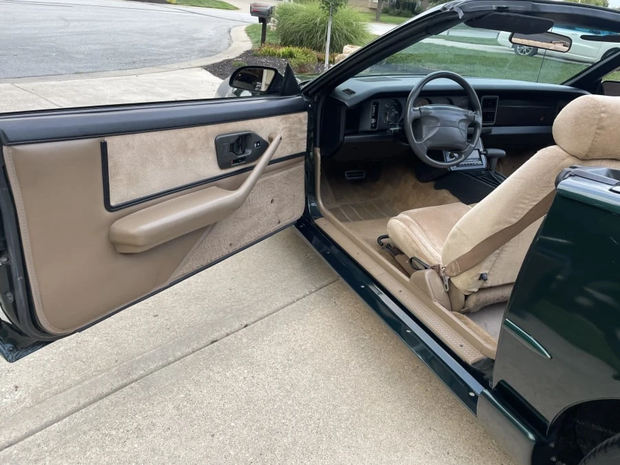 1992 Pontiac Firebird 3rd Gen - Image 21 of 30