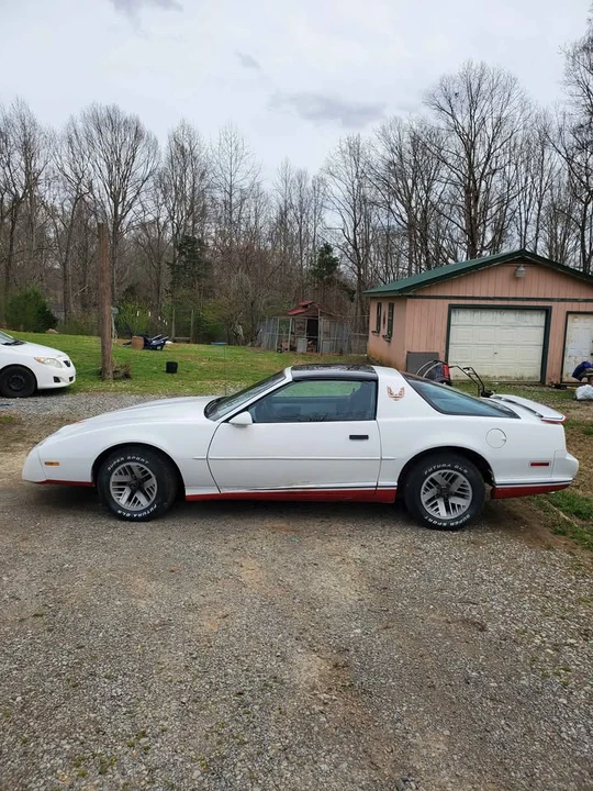 1992 Pontiac Firebird 3rd Gen - Image 9 of 19