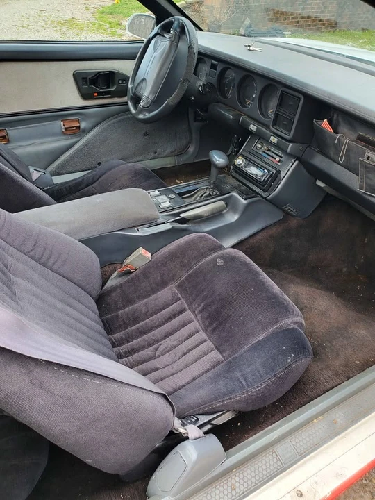 1992 Pontiac Firebird 3rd Gen - Image 14 of 19