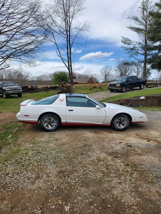 1992 Pontiac Firebird 3rd Gen - Image 7 of 19