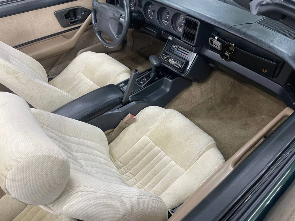 1992 Pontiac Firebird 3rd Gen - Image 10 of 24