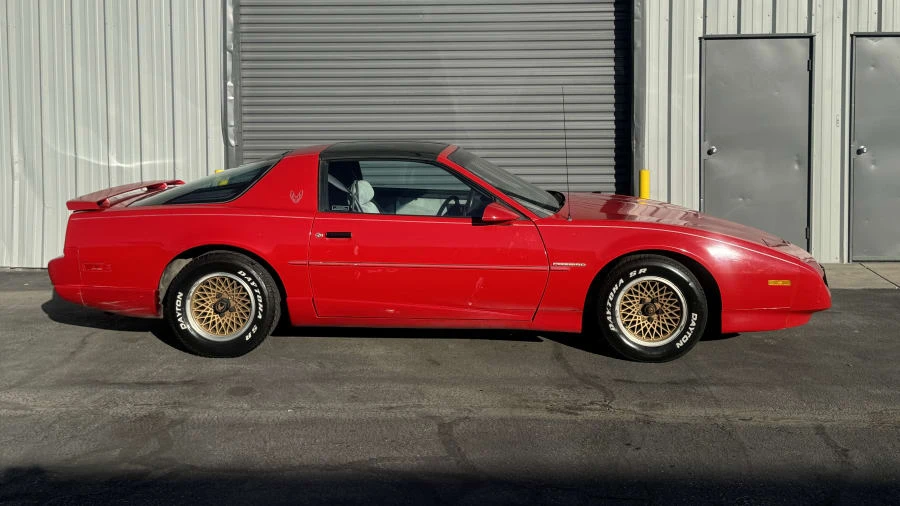 1992 Pontiac Firebird 3rd Gen - Image 8 of 15
