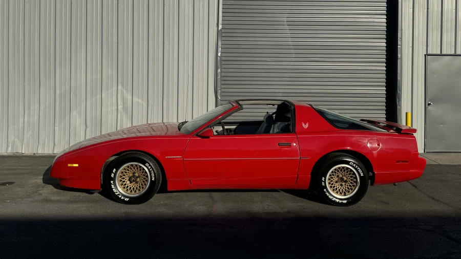 1992 Pontiac Firebird 3rd Gen - Image 9 of 15